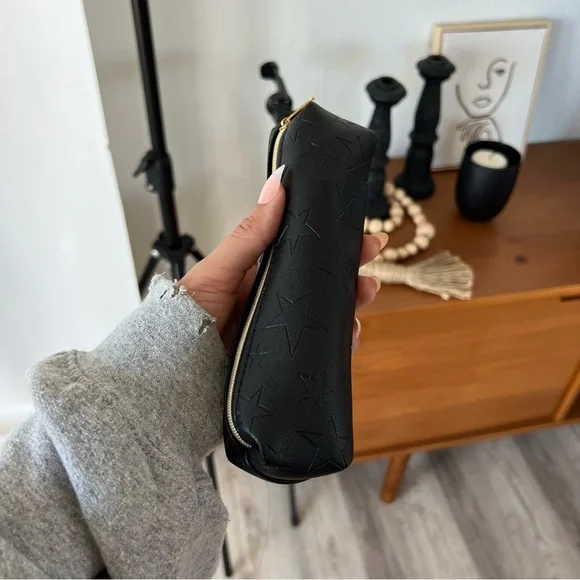 SOLD ❌ Black Star Accessory Bag - Picture 4 of 4